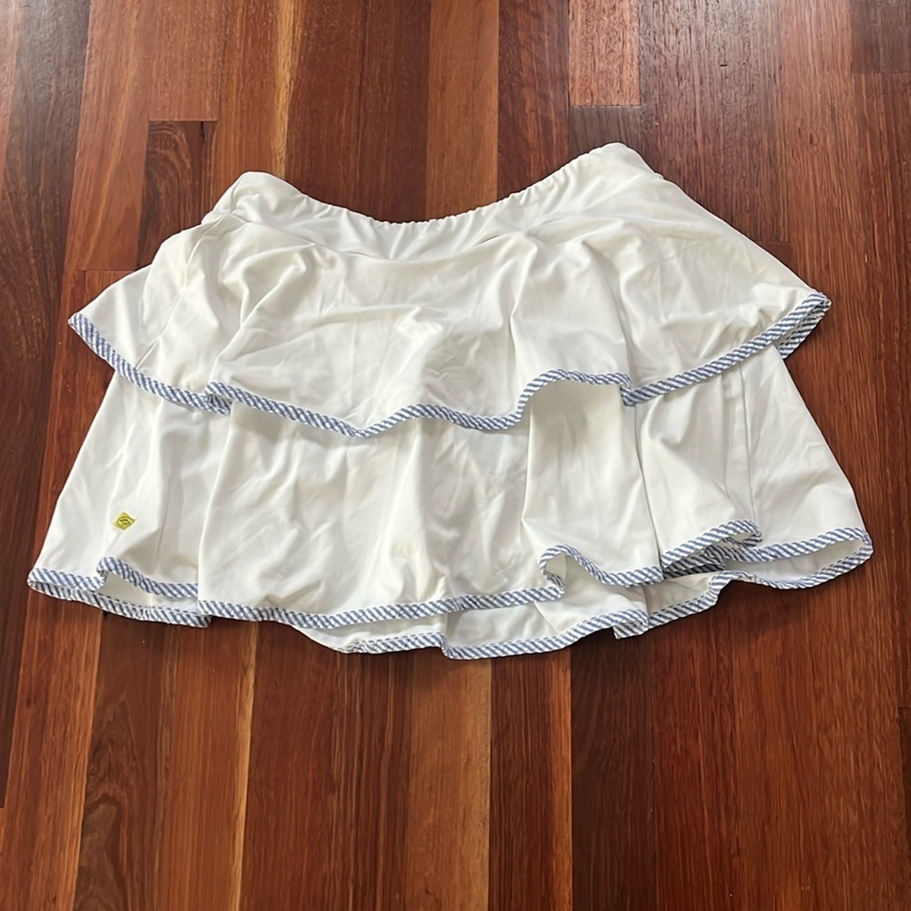 L’OUEF POCHE white tennis skirt with seersucker detail size large